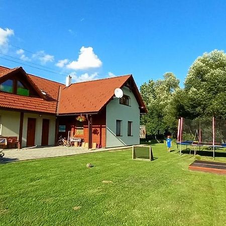 Ubytovanie U Huberta Bešeňová Екстериор снимка