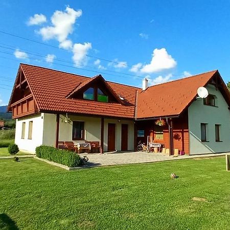 Ubytovanie U Huberta Bešeňová Екстериор снимка