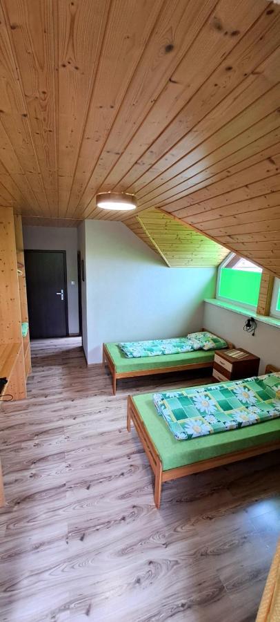 Ubytovanie U Huberta Bešeňová Екстериор снимка